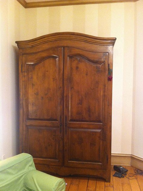 21 secret rooms for homeowners who have something to hide Houses With Hidden Rooms, Hidden Room Behind Wardrobe, Wardrobe Secret Door, Secret Rooms In Houses For Kids, Windsor Florida, Narnia Wardrobe, Hidden Room, Secret Doors, Home Engineering