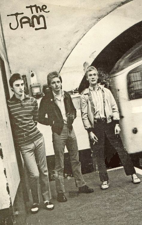 The Jam. Cover of Down in the tube station at midnight. In my opinion THE greatest song ever written! Mod Culture, Mod Music, Garage Punk, The Style Council, New Wave Music, 70s Punk, Paul Weller, British Music, Tube Station