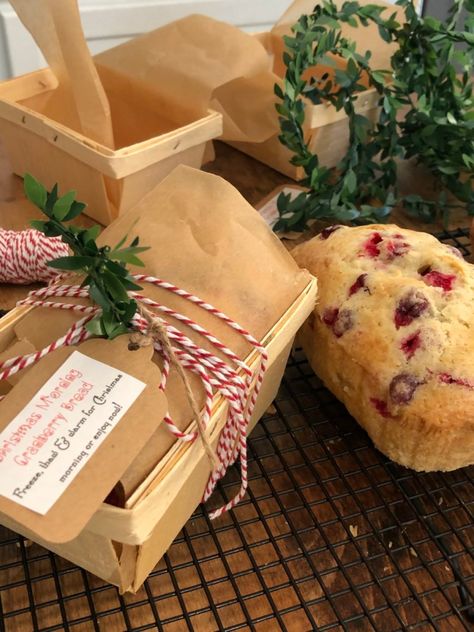 Homemade Cranberry Bread | Gift Ideas For Christmas Morning Bread Gift, Christmas Decor 2022, Bread Gifts, Christmas Eats, Christmas Cookies Gift, Easy Homemade Gifts, Christmas Bread, Cookies Gift, Cozy Pillows