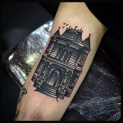 Haunted House Tattoo, Belfast Tattoo, House Tattoo, Tattoo Concepts, Shirley Jackson, Tattoo Old School, Spooky Tattoos, Gorgeous Tattoos, Horror Tattoo