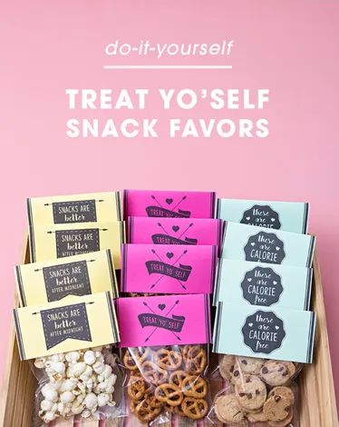 You HAVE To See These "Treat Yo'Self" Wedding Snack Favors! Snacks Business Ideas, Gifts Business Ideas, Snack Business Ideas, Calorie Free Snacks, Snack Favors, Snack Business, Wedding Snack Bar, Wedding Snack, Wedding Doorgift