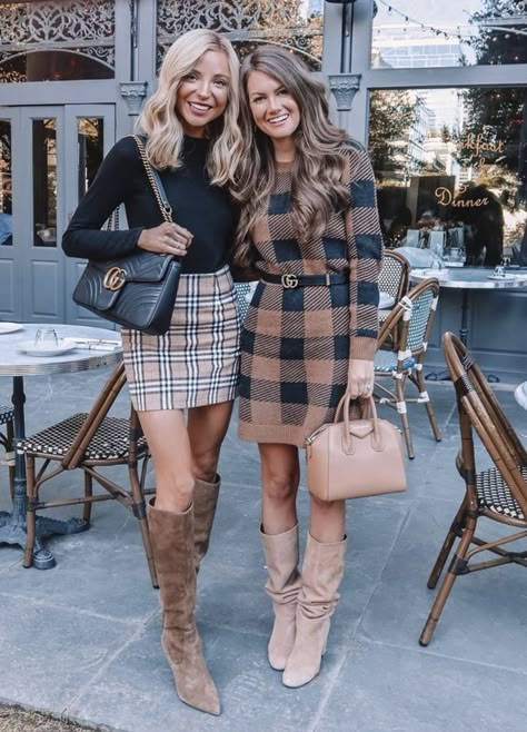 Thanksgiving Outfit Women Casual, Casual Thanksgiving Outfits, Thanksgiving Outfits Women, Caitlin Covington, Cute Outfits With Black Leggings, Outfits With Black Leggings, Southern Curls And Pearls, Cute Thanksgiving Outfits, Thanksgiving Outfit Women