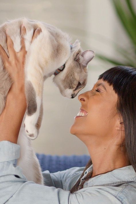 These Women Are Redefining What It Means to Be a Cat Lady Cat Petting, Cat And Owner, Cat Pictures Cute, Cats With People, Hug Your Cat Day, Woman With Cat, Pet Photography Ideas, Pets Portrait, Irl References