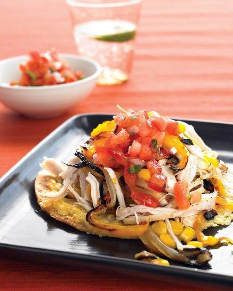 Chicken-Fajita Tostadas Recipe Chicken Tostadas, Martha Stewart Recipes, Pan Chicken Fajitas, Chicken Fajita, Fajita Recipe, Tortilla Recipe, Steak Fajitas, Vegetable Nutrition, Chicken Fajitas