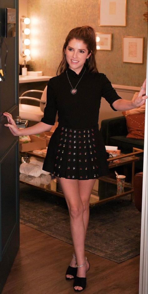 Mary Ann And Ginger, Short Girl Fashion, Rosetta Getty, New Photo Download, Anna Kendrick, Pitch Perfect, Fashion Tights, Petite Fashion, Girl Fashion