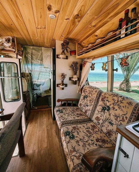 Would you like to live a life like this?🥰🤩 🚐 Do you want to convert a van? Click the link in bio to join Van Life Academy! 🎥 from… | Instagram Living Van, School Bus Camper, Airstream Rv, Bus Living, Mobile Living, Bus House, Bed Platform, Van Life Diy, Toilet Sink