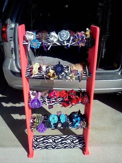 Headband display need to make something like this to display my stuff at shows. Diy Craft Display, Paparazzi Display Ideas, Craft Fair Booth Ideas, Paparazzi Display, Craft Show Tips, Fair Booth Ideas, Craft Display Ideas, Craft Show Display Ideas, Headband Display