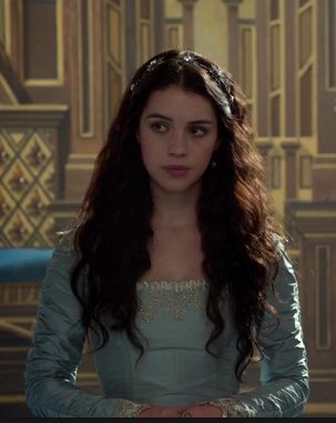 Reign Season 1 Episode 2 Mary Stuart Reign, Reign Season 1, Mary Reign, Walburga Black, Reign Tv Show, Marie Stuart, Reign Mary, Reign Fashion, Reign Dresses