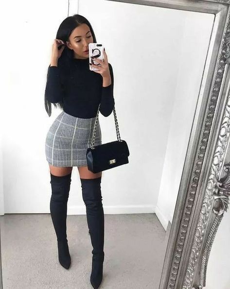 Black Mock Neck Top, Thigh High Boots Outfit, Winter Date Night Outfits, Black Thigh High Boots, Winter Outfits For School, High Boots Outfit, Black Jeans Outfit, Rock Outfit, 90s Fashion Outfits