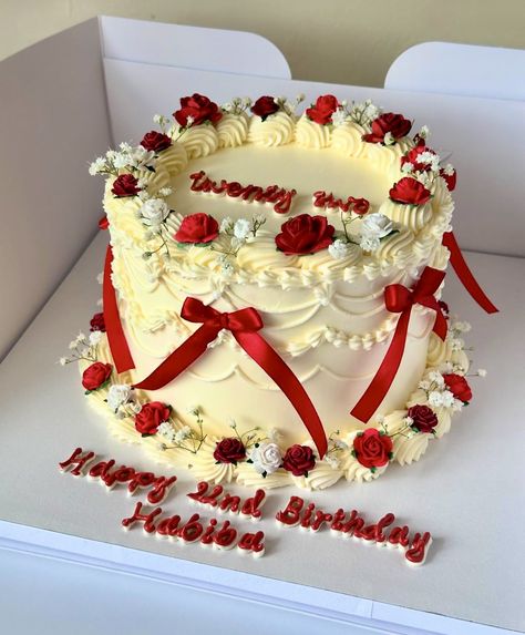 Birthday Cake With Red Roses, Red Roses Birthday, Roses Birthday Cake, Cake With Red Roses, Cake Pop Bouquet, Happy 22nd Birthday, 22 Birthday, Birthday Cake With Flowers, Red Cake