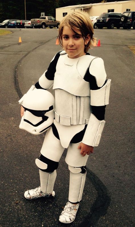 DIY Stormtrooper Star Wars Costume | Your Costume Idea for Halloween, Mardi Gras and Carnival Female Star Wars Costumes, Storm Trooper Costume Kids, Storm Trooper Halloween Costume, Stormtrooper Costume, Storm Trooper Costume, Cheap Halloween Costumes, Star Wars Halloween, Diy Kostüm, Cheap Halloween