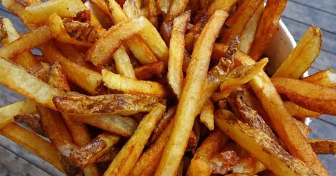 Types Of French Fries, Belgian Fries, Food Fries, Crinkle Cut Fries, Maryland Crab Cakes, Wedding Snacks, Food Republic, Waffle Fries, Beach Towns