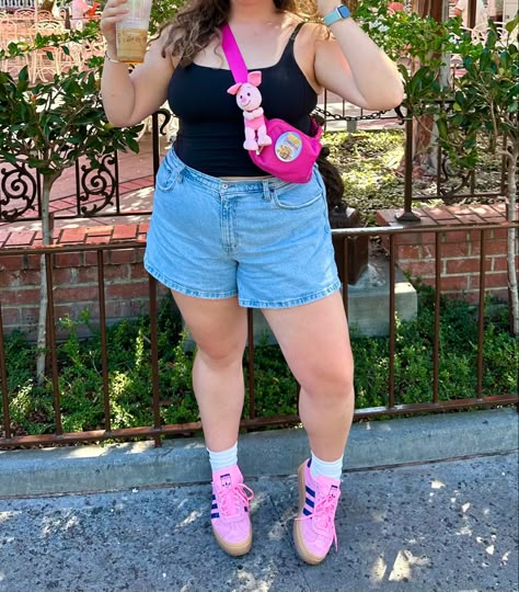 Disney Outfits Midsize, Disneyland Outfits Plus Size, Midsize Disney Outfits, Pink Disney Outfit, Vintage Outfits Plus Size, Plus Size Disney Outfits, Christmas Disney Outfits, Disneyworld Outfit, Adidas Gazelle Outfit