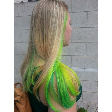 Blonde With Green Underneath, Blonde With Green Hair, Blond And Green Hair, Blonde Hair With Green Streaks, Blonde Hair With Lime Green Highlights, Green Streaks In Blonde Hair, Blonde Hair With Green Highlights, Neon Green Hair Underneath, White And Green Hair