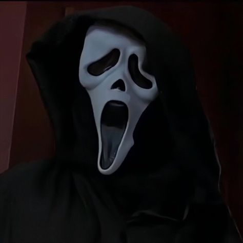 𝟭𝟵𝟵𝟲 Scream 1996 Ghostface, Ghostface Scream 1996, Scream 1996, Ghostface Scream, Scream Movie, Scary Movies, Scream, Darth Vader, Fictional Characters