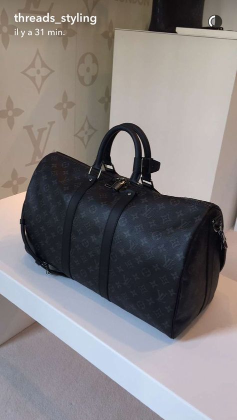 Louis Vuitton sac de voyage Louis Vuitton Duffle Bag Men, Louis Vuitton Duffle Bag, Designer Travel Bags, Mens Duffle Bag, Sac Louis Vuitton, Louis Vuitton Sac, Louis Vuitton Travel Bags, Louis Vuitton Backpack, Vacation Bag