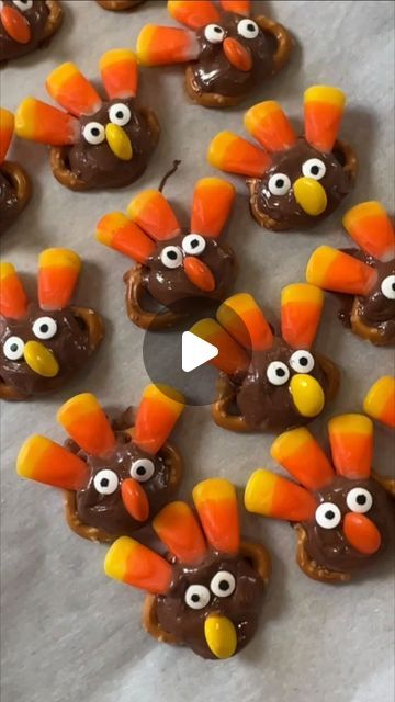 YWM Family on Instagram: "🦃 Like + save for an easy and adorable Thanksgiving treat! These turkey pretzels are always a fun addition. Just melt a Rolo candy on a pretzel at 200°F, then add candy eyes, a nose, and candy corn feathers. These sweet and salty treats are almost too cute to eat—perfect for little helpers to make too! 

Comment SHOP below to receive a DM with the link to shop this post on my LTK ⬇ https://liketk.it/4WgA6 #ltkholiday #ltkholiday #ltkhome #ltkfamily

#ThanksgivingTreats #EasyRecipes #HolidaySnacks #ThanksgivingIdeas #TurkeyPretzels #ThanksgivingInspo" Turkey Candy Treats, Turkey Pretzels, Thanksgiving Candy Crafts, Thanksgiving Cookie Ideas, Thanksgiving Cookies Decorated, Thanksgiving Turkey Treats, Thanksgiving Diy Crafts, Thanksgiving For Two, Rolo Candy