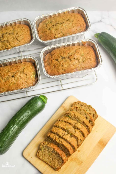 Cinnamon Zucchini Bread, Mini Bread Loaves, Zucchini Loaf, Zucchini Recipes Dessert, Easy Zucchini Bread, Mini Loaves, Now And Later, Bake Zucchini, Tasty Snacks