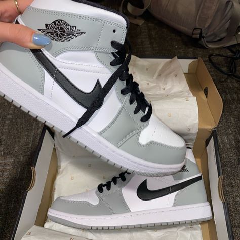 Mid Light Grey Jordan’s Jordans For Women, Nike Shoes Gray, Reggaeton Dance, Popular Nike Shoes, New Jordans, Pretty Sneakers, Custom Painted Shoes, Nike Shoes Air Force, Back To School Shoes