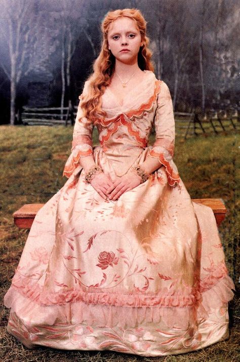 Sleepy Hollow Movie, Katrina Van Tassel, Movie Dresses, Sleepy Hollow 1999, Colleen Atwood, The Legend Of Sleepy Hollow, Johnny Depp Movies, Tim Burton Films, Tim Burton Movie