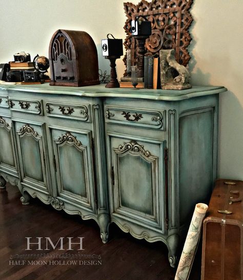 Farmhouse Credenza, Shabby Chic Sideboard, French Country Buffet, Credenza Shabby, French Country Rug, Muebles Shabby Chic, French Country Bathroom, French Country Bedrooms, French Country Kitchens