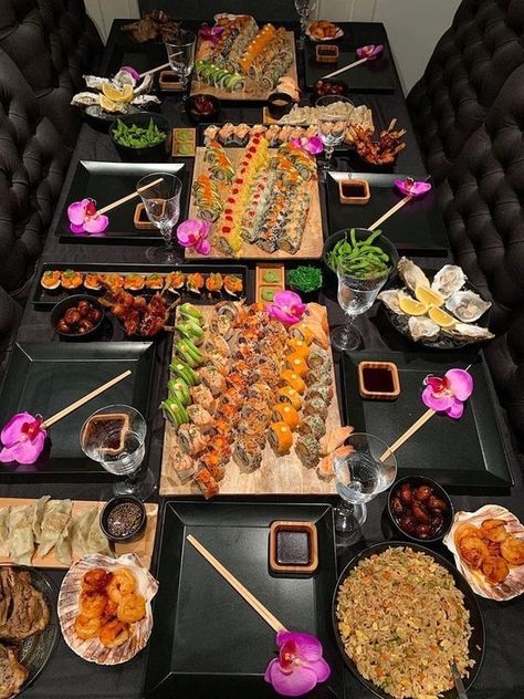 Sushi Dinner Party, Lunch Sushi, Dinner Date Aesthetic, Sushi Buffet, The Life I Want, Sushi Dinner, Life I Want, Friendsgiving Dinner, Eat Pretty