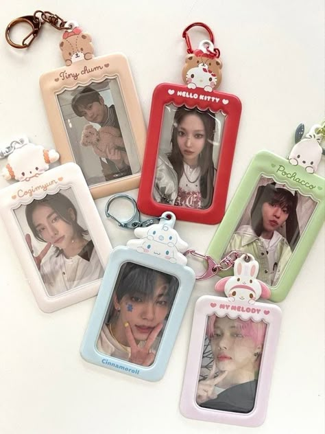 Kpop Photo Card Holder, Photocard Holder Aesthetic, Key Medal Ideas, Sanrio Card Holder, Card Holder Photocard, Card Holder Kpop, Kpop Post Ideas, Korean Festival, Photo Card Binder