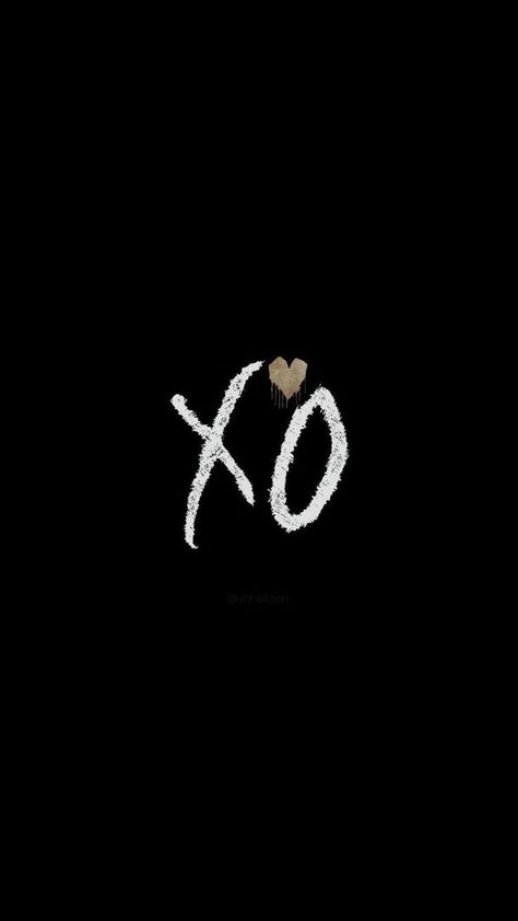 Xo Lip Tattoo The Weeknd, Xo Weeknd, Stargirl Tattoo The Weeknd, The Weeknd Inspired Nails, The Weeknd Nails Design, Xo Nails The Weeknd, The Weekend Nails Xo, The Weeknd Xo Hand Sign, The Weeknd Nails