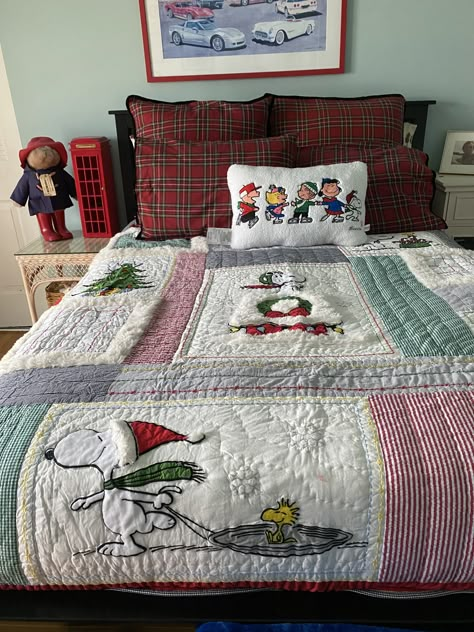 Christmas Snoopy, Beautiful Bedroom, Snoopy Christmas, Cozy Room, Room Inspiration Bedroom, Beautiful Bedrooms, Room Aesthetic, Bedroom Inspo, Dream Home Design