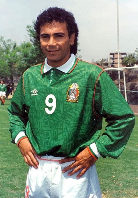 Hugo Sanchez, Heroes United, Mexico Soccer, Foot Ball, Retro Football, Vintage Jerseys, Football Pictures, Vintage Football, Football Jerseys