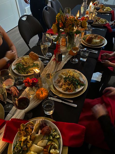 Thanksgiving, friendsgiving, dinner party, table set up, dinner party inspo, table inspo, festive decor, fall decor Friends Giving Aesthetic Table, Luxury Thanksgiving Table, Thankgiving Setup, Fall Dinner Party Decorations, Thankgiving Setup Table, Table Set Up Dinner, Ruin Aesthetic, Thanksgiving Dinner Aesthetic, Friendsgiving Aesthetic