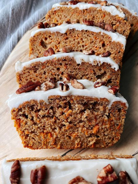 Small-batch Carrot Cake Loaf - Mini Batch Baker Small Loaf Cakes, Small Carrot Cake Recipe, Small Carrot Cake, Carrot Cake Recipe From Scratch, Banana Carrot Bread, Carrot Cake Recipes, Easy Breads, Cake Cravings, Mini Bread Loaves