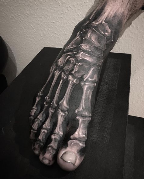 Skeleton Foot Tattoo, Tattoos Dolphin, Cool Skeleton, Chicano Tattoos, C Tattoo, Skeleton Tattoos, Best Sleeve Tattoos, Professional Tattoo, Leg Sleeves