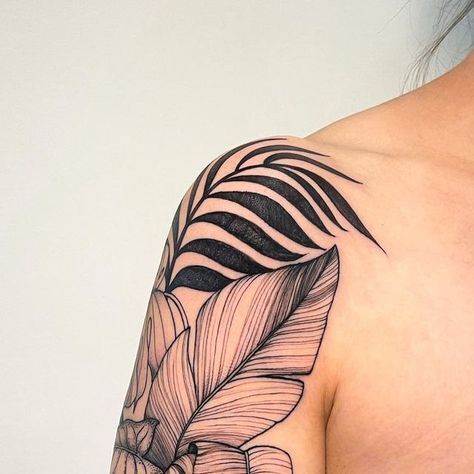 Palm Leaves Tattoo Sleeve, Monstera Plant Tattoo Shoulder, Tropical Botanical Tattoo, Tropical Arm Tattoos For Women, How To Design Tattoo Sleeve, Big Plant Tattoo, Leafy Sleeve Tattoo, Split Leaf Philodendron Tattoo, Plant Tattoos Arm