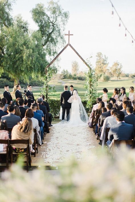 Wedding Arch With Cross, Wooden Wedding Arch, Easy Wedding, Backdrop Wedding, Ceremony Backdrop, Golf Club, Outdoor Wedding, Wedding Ceremony, The Bride