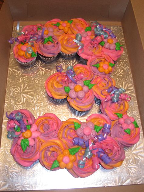 Number cupcake cakes! Great, simple idea. This one w flowers but can embellish w any theme. Number 3 Cupcake Cake, 3 Cupcake Cake, Cupcake Template, Pull Apart Cupcake Cake, Pull Apart Cake, 3 Cake, Cake Pulls, Pull Apart Cupcakes, 3rd Birthday Cakes