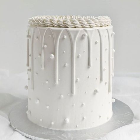 Gorgeous all white cake by @midnite.creations featuring our White Pearls sprinkle mix!🤍🤍🤍 -- #graduationcakes #graduationcake #whitecake #allwhitecake #whitecakes #birthdaycake #birthdaycakes #sprinklecake #sprinklecakes #sprinkles #simplysucre #simplysucresprinkles Pearl Sprinkles Cake, White Pearl Cake Birthday, All White Cake Decoration, White Cake Ideas Birthdays, White Cakes Ideas, Simple White Cake Design, White Cake With Pearls, Sprinkle Cake Ideas, White Bday Cake