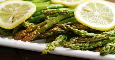 Toss some asparagus in a slow cooker for a delightful dish Slow Cooker Asparagus, Ways To Cook Asparagus, Spring Side Dishes, Crock Pot Vegetables, Potato Dinner, Pork Loin Recipes, Xmas Dinner, How To Cook Asparagus, Delicious Vegetables