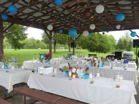 The picnic reception was held at a nearby park. Picnic Table Decorating Ideas, Park Baby Shower Ideas, Park Parties, Pavilion Wedding Reception, Wedding Picnic Reception, Recognition Ideas, Wedding Party Games, Birthday Party At Park, Picnic Birthday Party