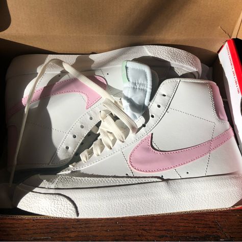 Nike Blazer Mid ‘77 Size 4y White Leather With Grey Suede Accents And Pink Nike Swoosh- Cutest Shoes Ever & So On Trend Right Now! Brand New With Box Pink Blazers Shoes, Nike Blazer Pink, Pink Nike Blazers, Nike Blazer Mid 77 Pink, Nike Blazers Low Pink, Blazers Pink Nike, Nike Blazer High Tops Pink, Nike Blazers Pink Swoosh, Nike Blazer Aesthetic