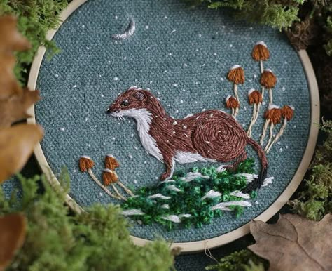 Embroidery Forest Animals, Diy Easy Embroidery, Moss Embroidery, Cottagecore Embroidery, Bird Watercolor Art, Forest Moss, Thread & Yarn, Modern Crafts, Embroidered Art