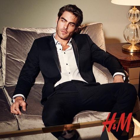 H&M - H&M Holiday 2014 Jon Kortajarena, Holiday Party Fashion, Ivy League Style, Escape Rooms, Challenge Accepted, Man Photo, Bearded Men, Modern Man, Bath Body Works