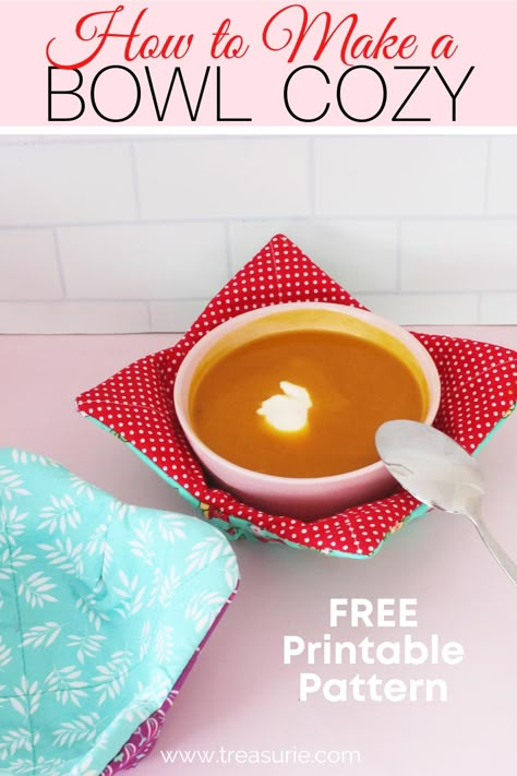 How to Make a Bowl Cozy Tutorial Bowl Potholders Pattern, Soup Holder Sewing, Quilted Soup Bowl Holder, Microwave Soup Bowl Holder Pattern, Sewn Bowl Cozy, Microwave Bowl Cosy Pattern Free, Bowl Cozy Different Sizes, Microwave Bowl Holders Pattern, Quilted Soup Bowl Cozy Hot Pads