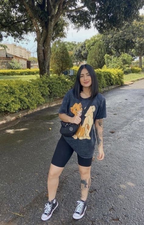 Summer outfit Oversized T Shirt With Shorts, Disney Outfits Women, Look Legging, Biker Outfit, Casual Day Outfits, Tomboy Style Outfits, Causual Outfits, روتين العناية بالبشرة, Tomboy Fashion