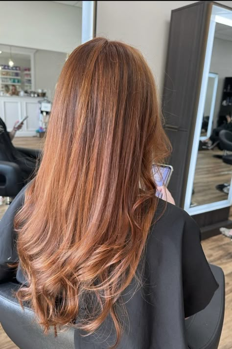 Cowgirl copper Ginger hair color with layers Cow Girl Copper Hair Colour, Balayage Copper Blonde, Copper Ginger Hair Color, Ash Copper Hair, Ginger Hair With Lowlights, Copper Ginger Hair, Cowgirl Copper Hair, Cowgirl Copper, 2023 Fall Hair