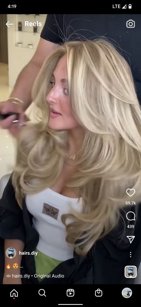 Layers Bouncy Layered Hair, Bouncy Haircut, Bouncy Layers, Bouncy Hair, Bridal Jumpsuit, Make Up Inspo, Layered Haircut, Layered Haircuts, Big Hair