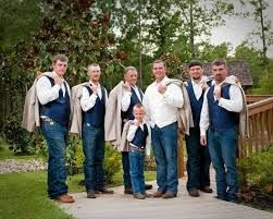 I wish jeans weren't too casual :) Country Groomsmen, Jeans Wedding, Navy Blue Vest, Marriage Day, Navy Vest, Country Attire, Wedding Country, Wedding Groomsmen, Blue Vests