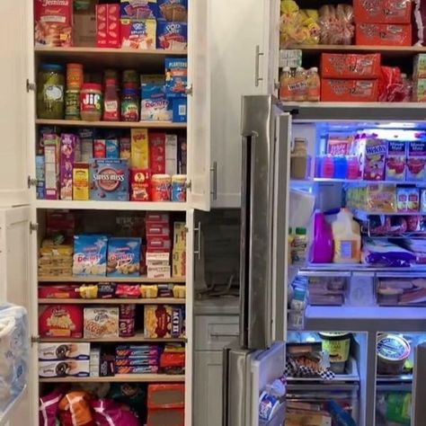 Full Fridge, Condo House, Snack Shack, Snack Organizer, Desain Pantry, First Apartment Decorating, Pasta Primavera, Sleepover Food, Junk Food Snacks