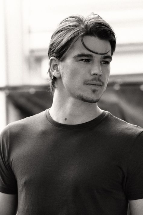 Josh Hartnett--Finally resurfacing again in Penny Dreadful on Showtime!! Love the show, and of course <3 JOSH!!! East 17, Josh Hartnett, Penny Dreadful, Gone Girl, Corte De Cabelo Masculino, Ernest Hemingway, Jennifer Garner, Pearl Harbor, Bruce Wayne