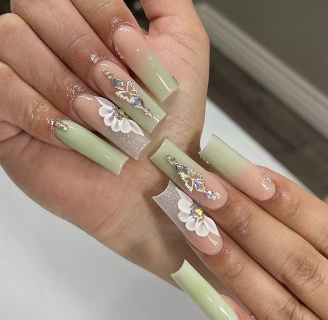 Nails For Quinceanera, Sweet 16 Nails, Quince Nails, Quinceanera Nails, Aqua Nails, Green Acrylic Nails, Fake Nails Designs, Art Deco Nails, Green Nail Designs